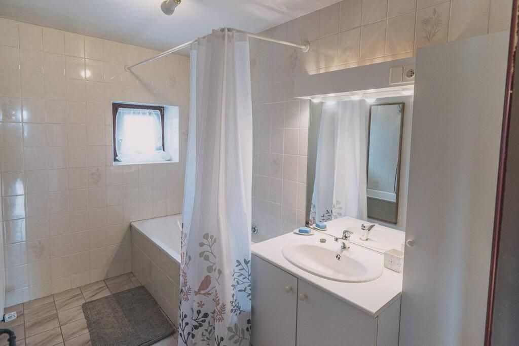 A L'Entree Du Verger - Charmante Maison En Pierres Дінан Екстер'єр фото